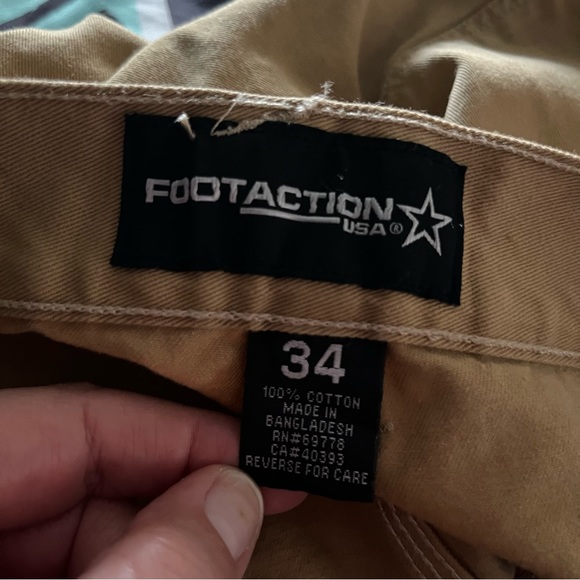 Khaki Foot Action 100% Cotton Shorts, Size 34 - Picture 4 of 6